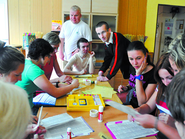 Studenti gymnázia poznávali svět hendikepovaných lidí