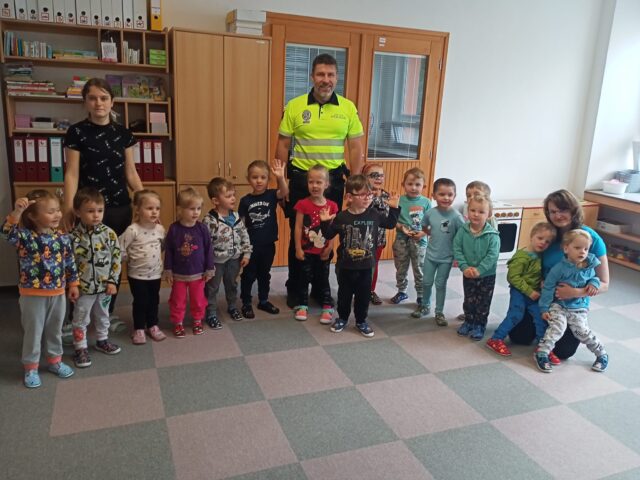 Městská policie v Dětské skupině PAMPELIŠKA! ;)